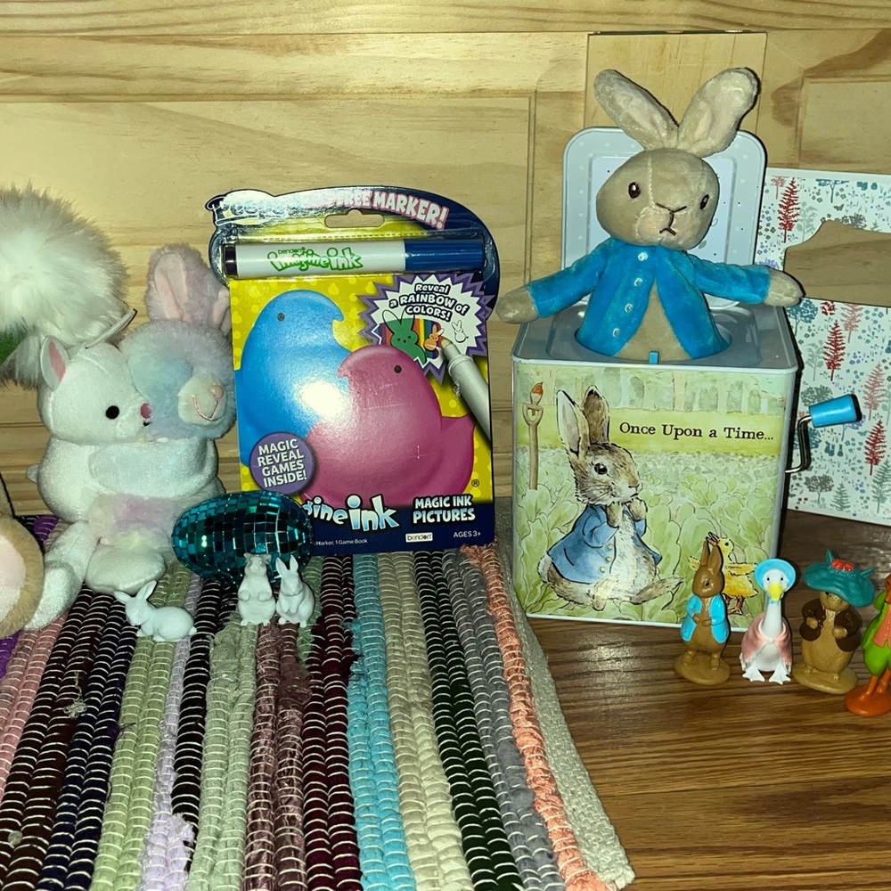 Easter bunny lot of toys - look closely at pictures - toy items included